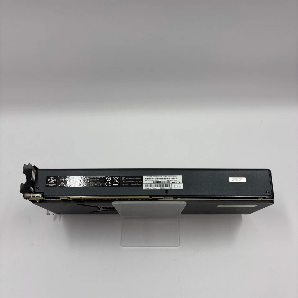 Sapphire Radeon RX Vega 64 8GB HBM2 Graphics Card 102-D05015-00-AT - Image 3 of 4