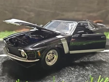 Welly Ford Boss 302 Mustang 1:24 Scale Diecast Car NO BOX