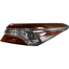 Right Outer Tail Light Assy Halogen Red Lens Japan for Camry 2018-2019 No Bulb