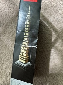 LEGO ARCHITECTURE: Empire State Building # 21002 Complete Set w/Box and Manual