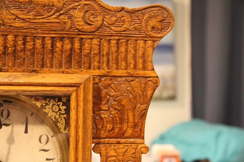 Vintage Carved Oak Time and Strike Kitchen Clock Birds/Peacock Glass - works - Picture 7 of 23