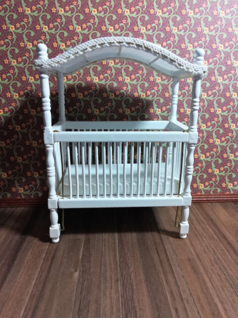Dollhouse Miniature White Baby Bed Playpen 1:12 inch scale Q51 Dollys Gallery