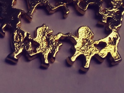 Broche Vintage Dorée Avec Enfants Se Tenant La Main - Marqué TPM - Occasion