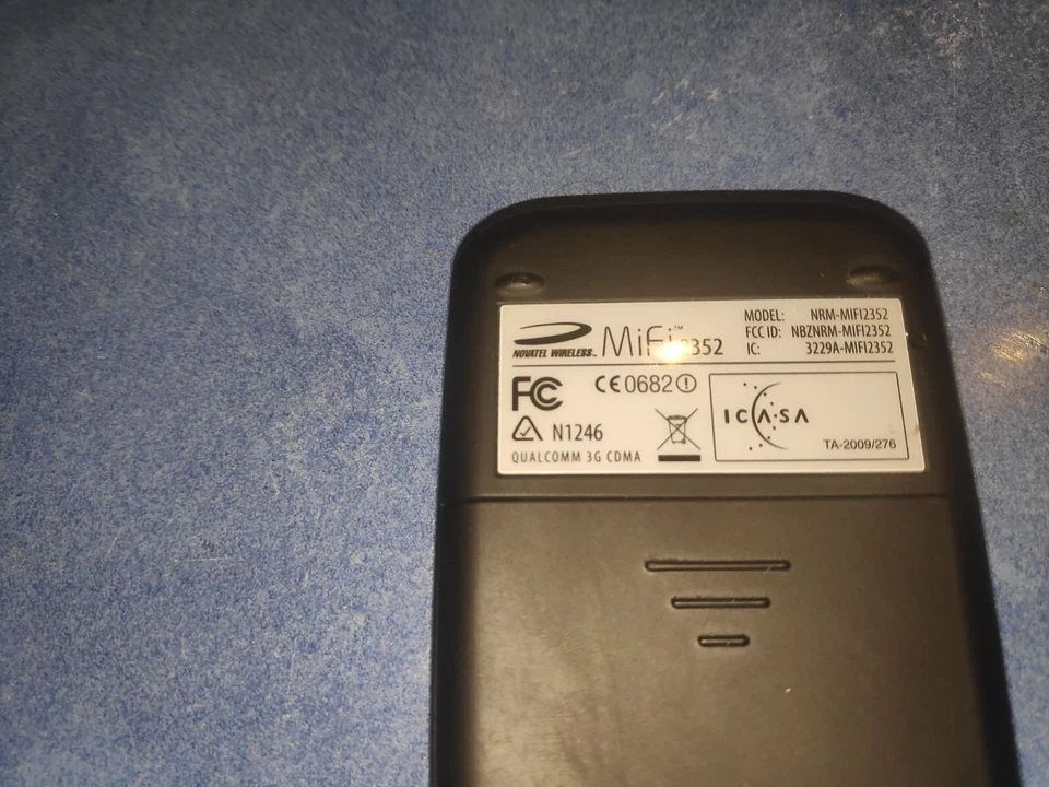 NOVATEL MIFI 2352 AT&T WIRELESS MOBILE HOTSPOT BROADBAND MODEM - Image 2 of 4