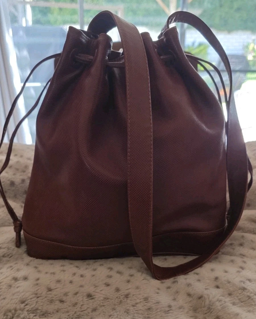 Bottega Veneta — Vintage BOTTEGA VENETA Bucket Bag In Warm Brown Leather RARE