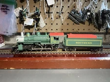 IHC Mehano HO Southern 2-6-0 Steam Engine And Tender 145