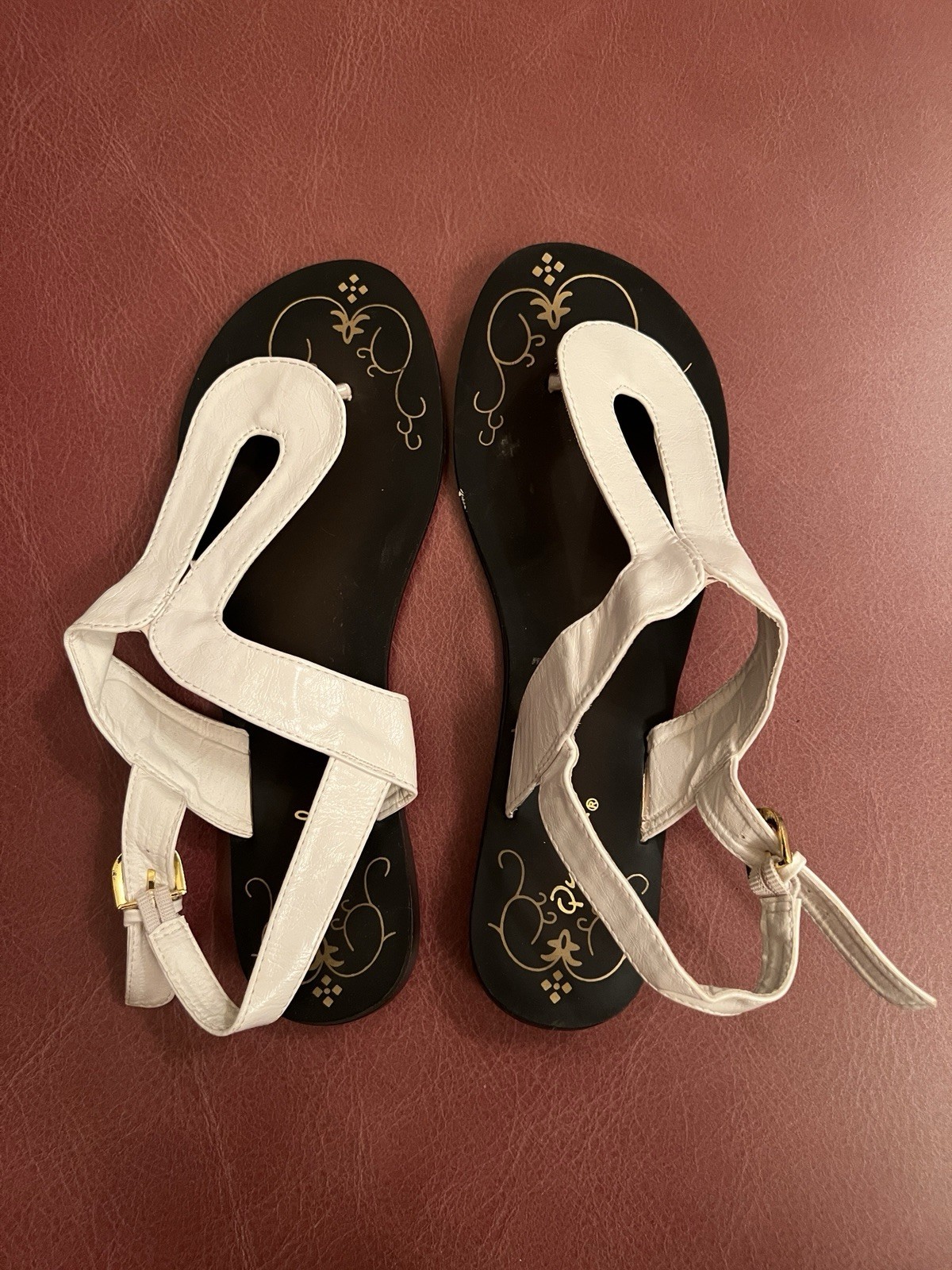 Qupid Black and White Sandals in Size 9 for Women