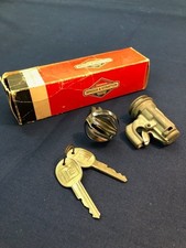 Nos 1968 - 72 Chevrolet Pontiac Glove Box Lock Assy - Orig Mfrsupplier To Gm Nos 1968 - 72 Chevrolet Pontiac Glove Box Lock Assy - Orig Mfrsupplier To Gm
