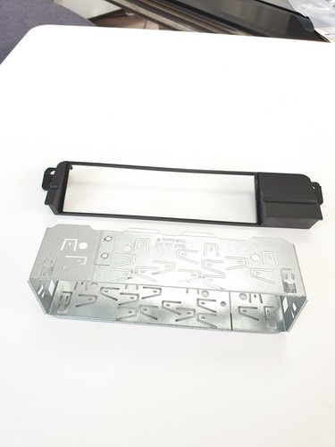 Autoradio Adattatore Autoradio Telaio di Montaggio per BMW 3er E46 Incl. Metallo - Foto 8 di 24