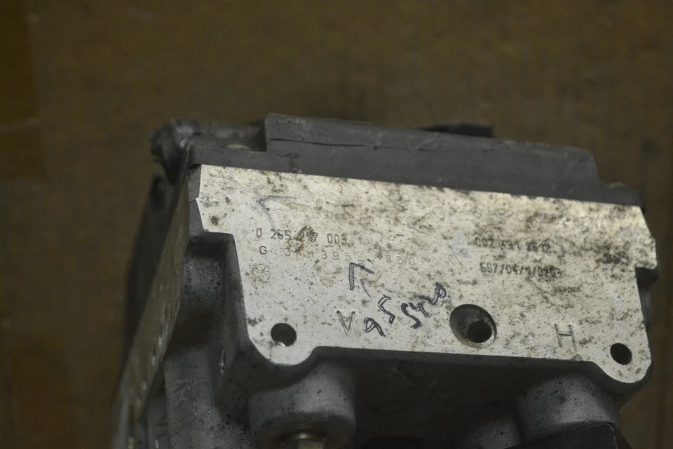 1995 Mercedes-Benz S420 ABS Pump Control OEM 0265217003 Module 754-29C2 - Image 2 of 4