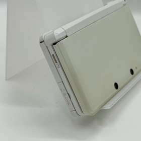 Nintendo 3DS region free Ice White console / Charger / SD card