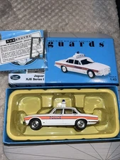 VANGUARDS JAGUAR XJ6 SERIES 1 THAMES VALLEY POLICE CAR 1/43 VA08601