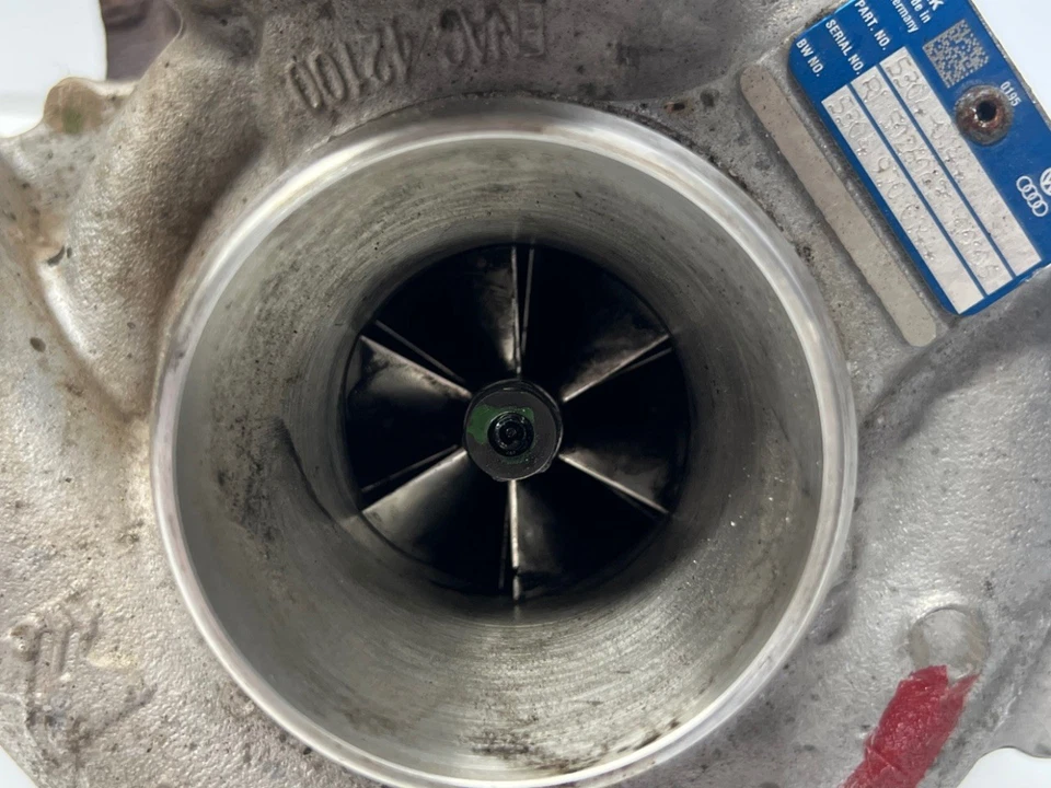 VOLKSWAGEN AMAROK (CSHA) BI TURBOCOMPRESSOR (2013-2016) (VER NOTAS) 03L 145 715 M - Imagem 4 de 4