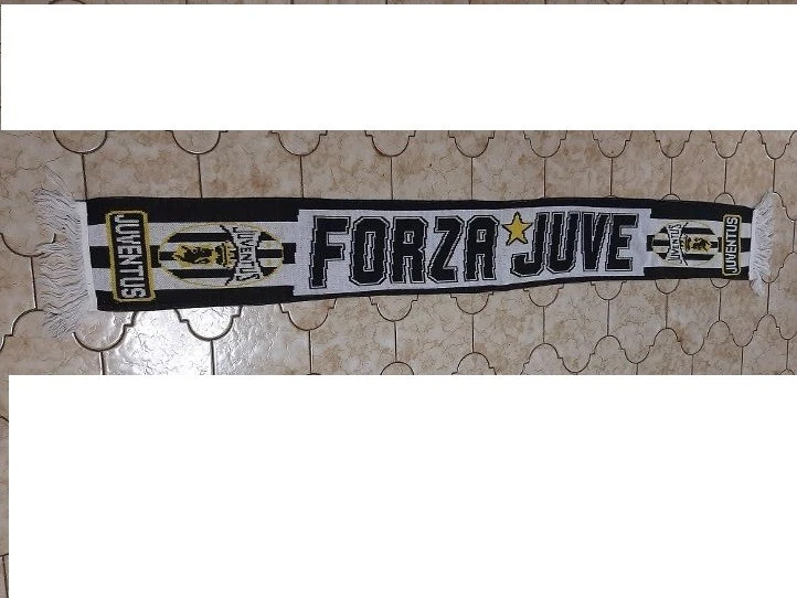 Sciarpa Juventus,ne ho molte altre italiane e straniere - Annunci