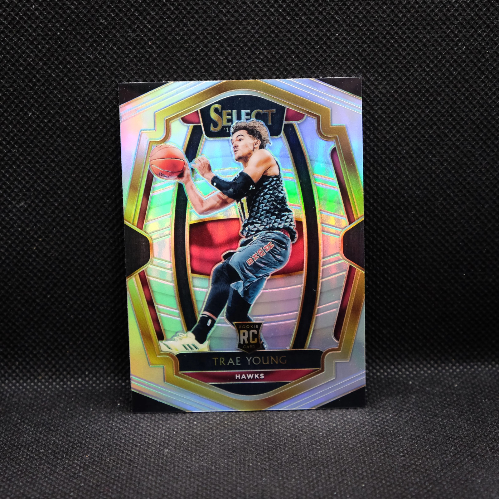 2018-19 Select Trae Young #142 Premier Level Silver Prizm Rookie Card
