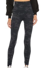Spanx Look At Me Now Camo Legging Women's Size M Black 20185R Excellent Workout