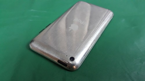 Apple Ipod 4th Generation 32GB Black & Silver Cracked Screen + Spare Screen - Picture 8 of 10