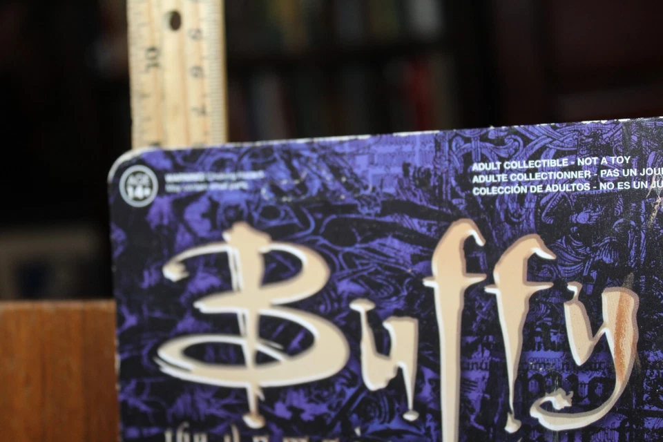 Figura de acción ReAction Buffy Summers The Vampire Slayer 3-3/4" en tarjeta Foto 2 de 4