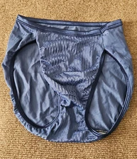 VANITY FAIR Women's Nylon Spandex Bikini Briefs Panties Size 5/40 Dark Blue