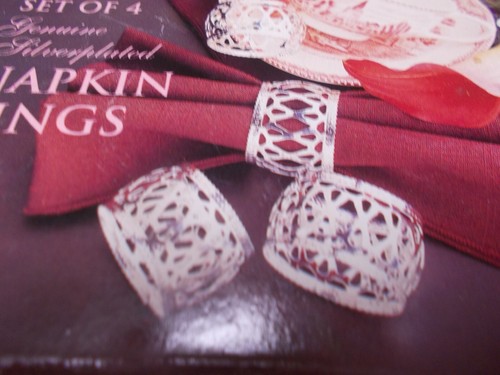 Juego de 4 anillos de servilleta de filigrana chapados en plata genuina en caja original - Imagen 4 de 4