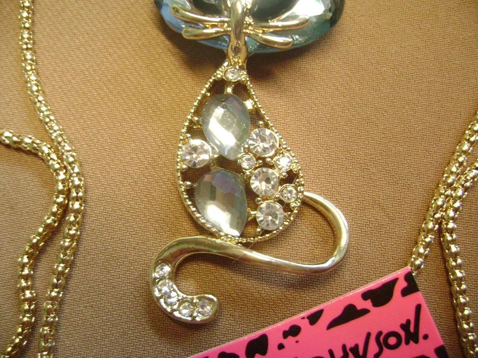 NUEVO CON ETIQUETAS-COLLAR COLGANTE GATO CRISTAL FACETA GRIS BETSEY JOHNSON - VENDEDOR DE EE. UU. Foto 4 de 4