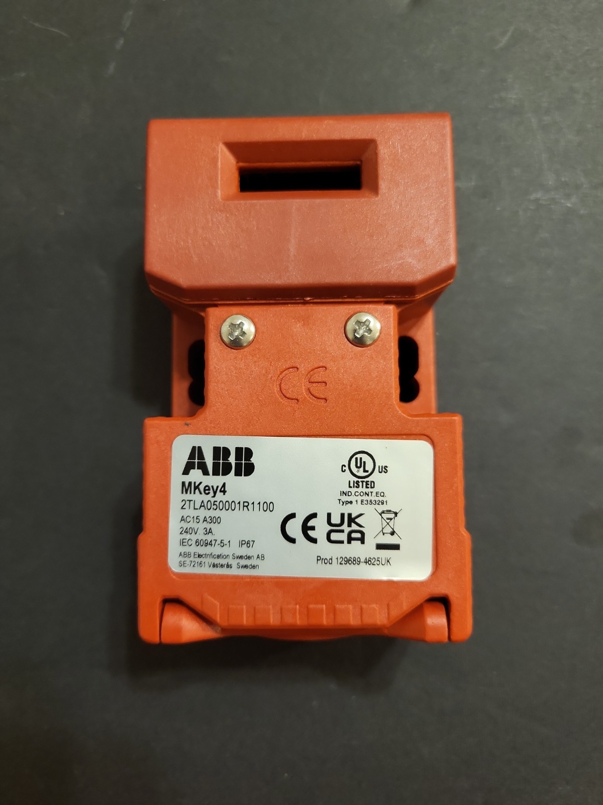 ABB 2TLA050001R1100 INTERLOCK SWITCH New Open Box Condition