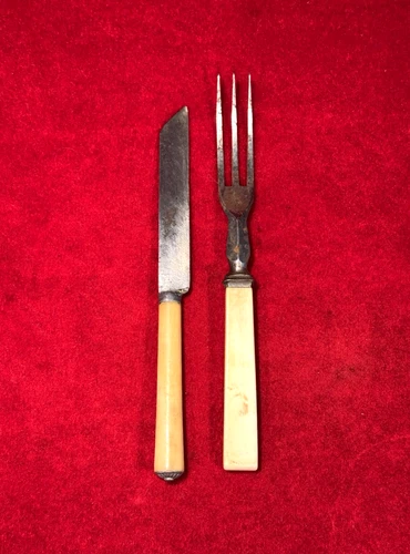 SCARCE CIVIL WAR ERA SOLDIER'S BONE HANDLE CAMP KNIFE & FORK