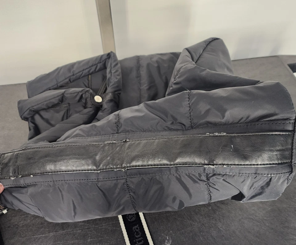 Lululemon Fast in Flight Bag Black Quilted Nylon Tote Gym Travel Crossbody – EUC - Image 3 of 4