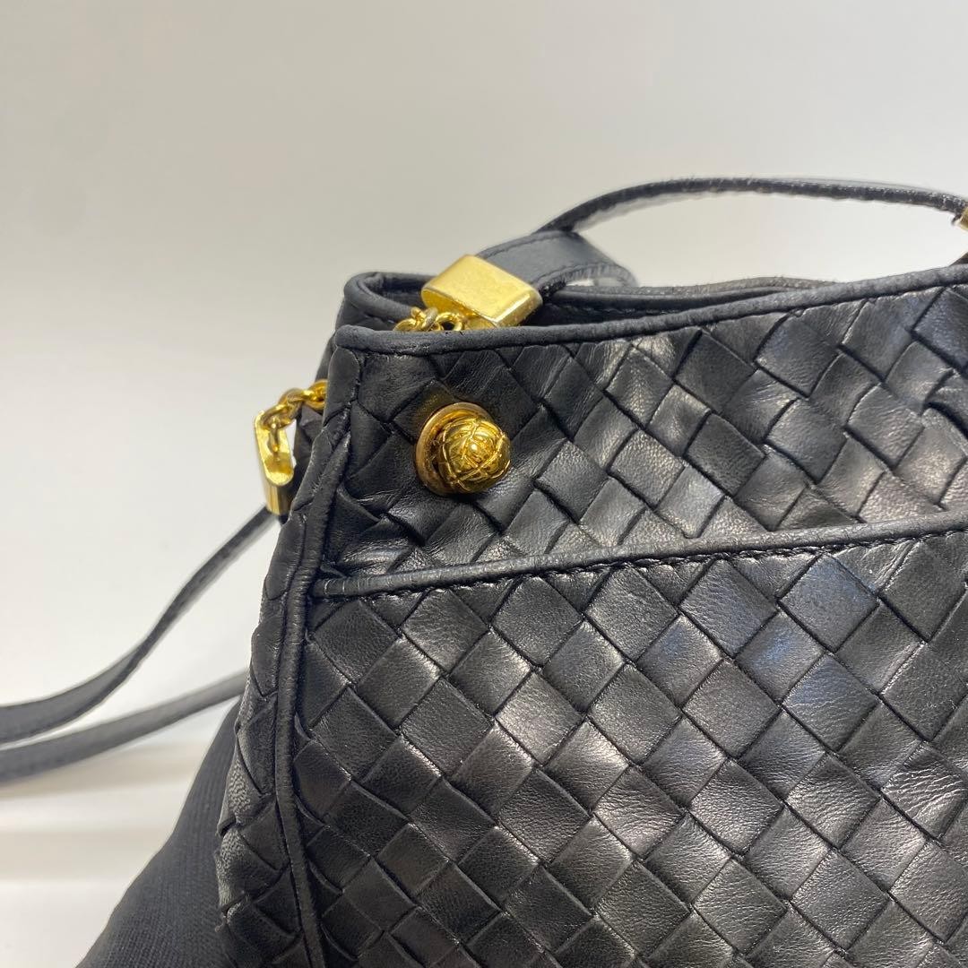 Bottega Veneta Intrecciato shoulder bag black leather Authentic thumbnail 7