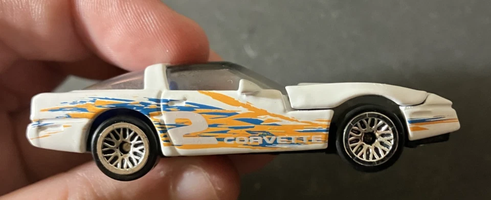 Chevrolet Corvette C4 blanco años 80 - Hot Wheels 1997 #616 diecast 1:64 - limpio casi nuevo Foto 4 de 4