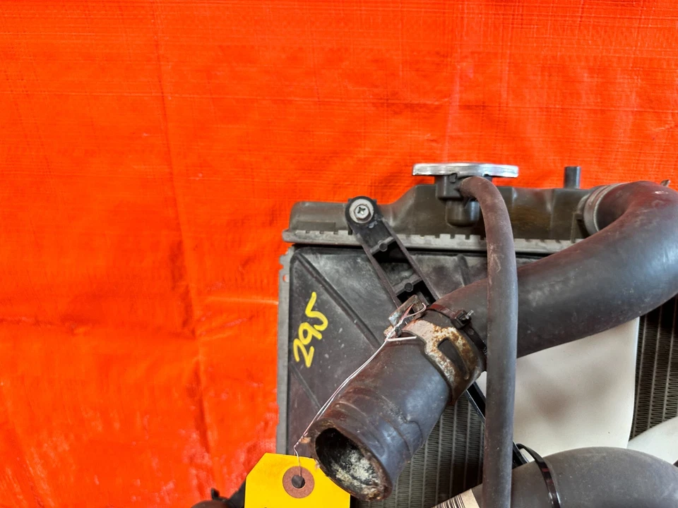 93-97 HONDA DEL SOL 92-00 CIVIC - RADIADOR CON VENTILADOR Y MANGUERAS - OEM #295 Foto 2 de 4