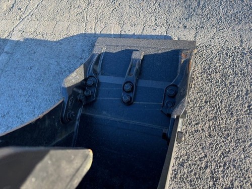 450mm Digging Bucket 45mm Pins - Unused - Price £375.00 + VAT @ 20% B779 - Picture 5 of 7