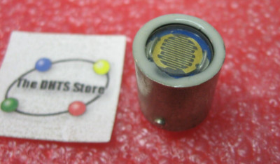 CdS Light-Dependent Resistor 5/8'' Locking Base 200 ohms - Used Qty 1