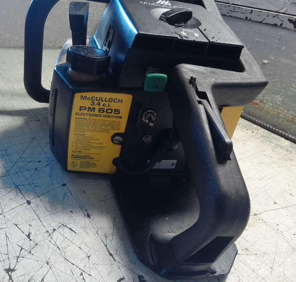 VINTAGE COLLECTIBLE MCCULLOCH PM605 CHAINSAW WITH 20" BAR - Image 2 of 4