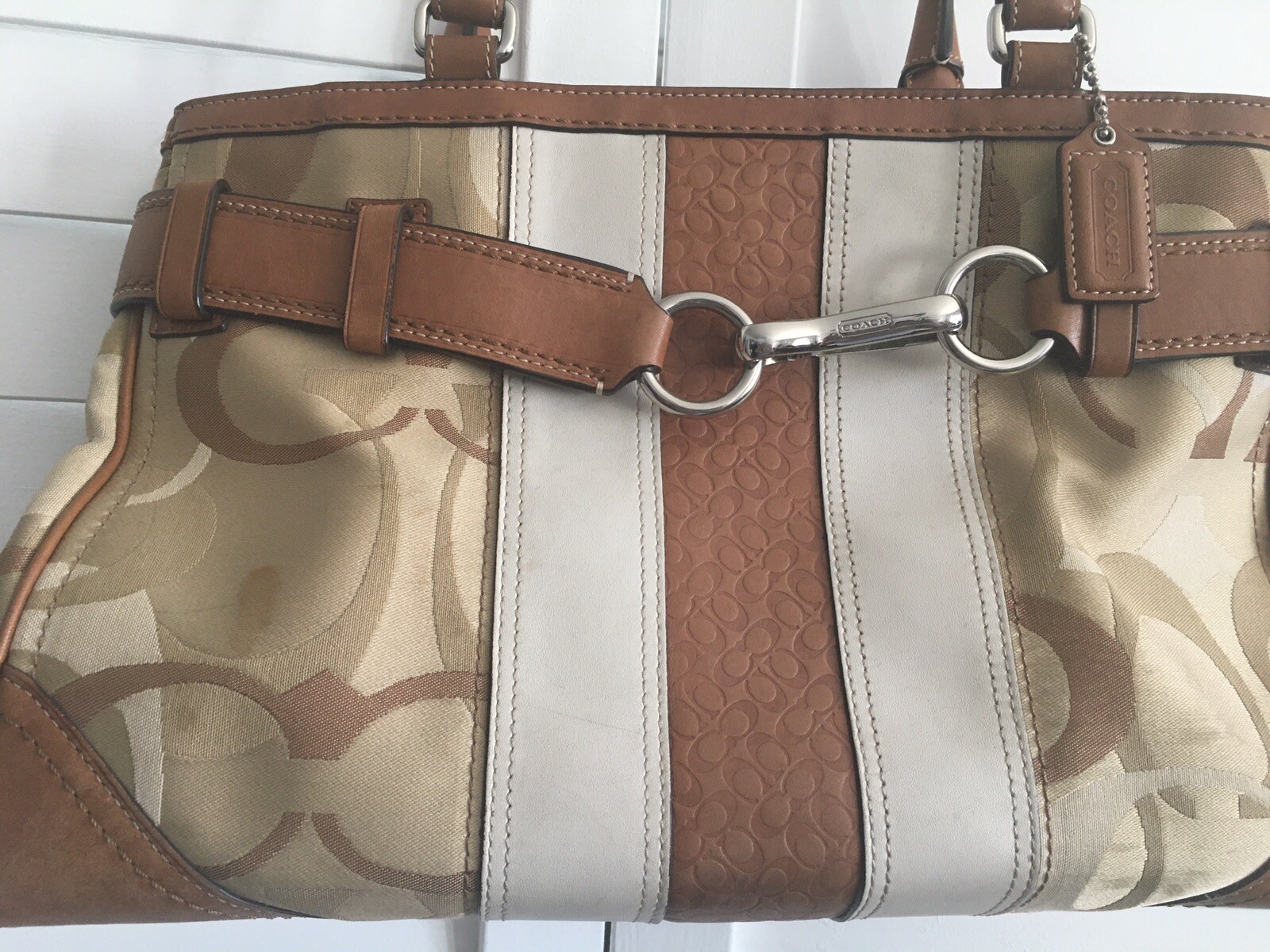 Coach Hampton signature Bag. Zipper Closure Zipper In… Gem