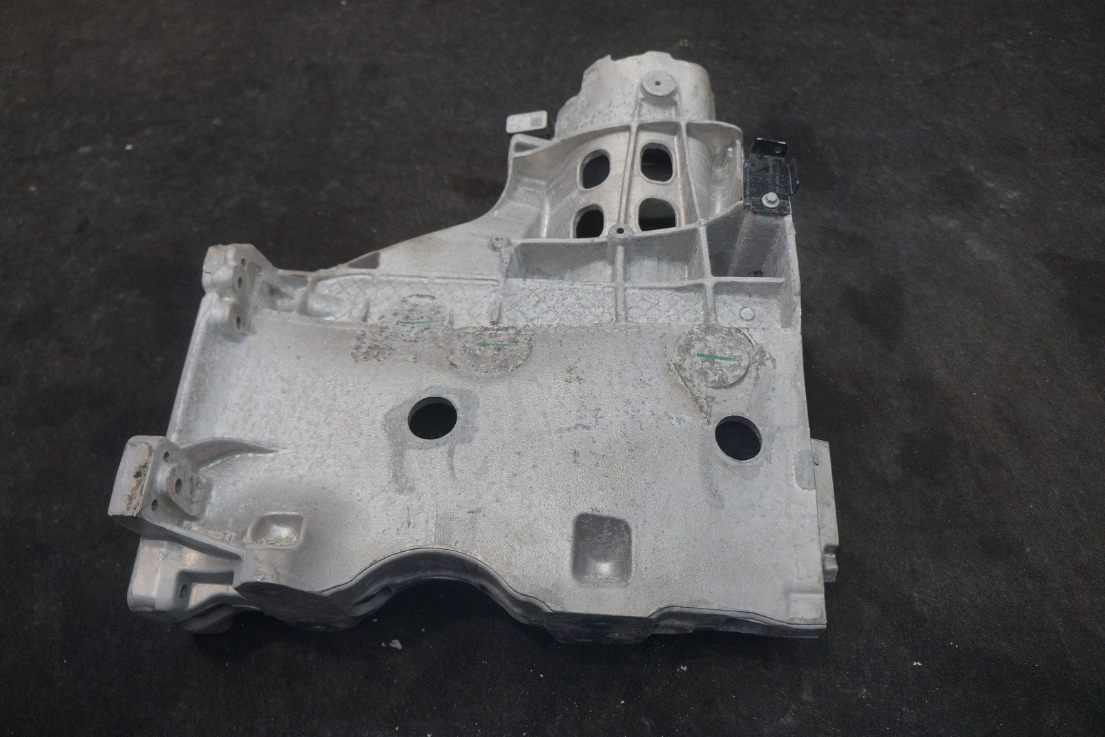Front Right Radiator Support Mount Bracket HY53-100A04-AD Aston Martin DB11 2020