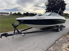 2026 Caravelle   White/Navy Blue