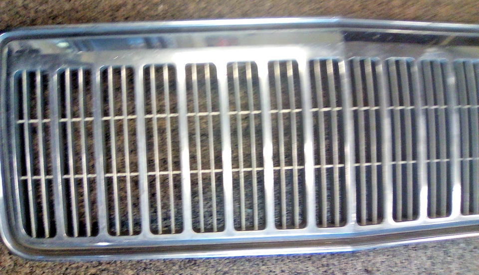 Rejilla cromada Mercury Grand Marquis Grill Colony Park Wagon 88-91 LOC-123DG Foto 3 de 4