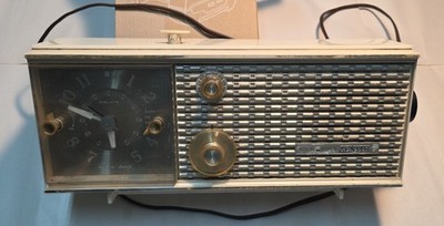Vintage 60 s ZENITH Solid State Alarm Clock Radio Combination Model Y276W