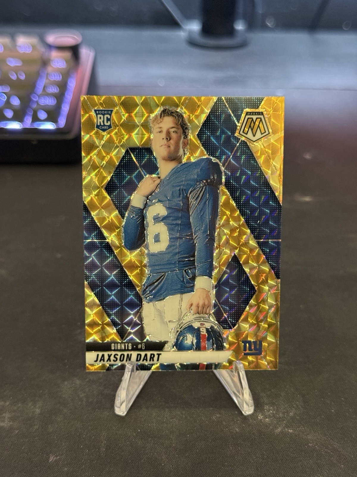 2025 Mosaic Football - Jaxson Dart #288 *VARIATION* Yellow Reactive Prizm (RC)