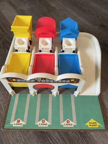 Vintage Fisher Price Little People Dump Truckers #979 Garage Gas Station 1965