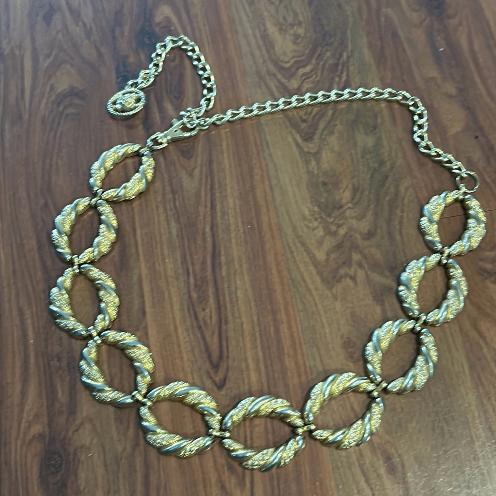 Vintage large heavy gold oval circle chain belt Lionshead | eBay