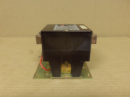 ARROW HART CONTACTOR ACC-630-8002 75 AMP 600V 3 PHASE 1 SINGLE PHASE 240V COIL - Picture 2 of 4