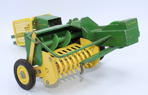 Vintage 1960'S JOHN DEERE Square Baler 1:16 Scale Die Cast ERTL CO Dyersville IA - Picture 4 of 14