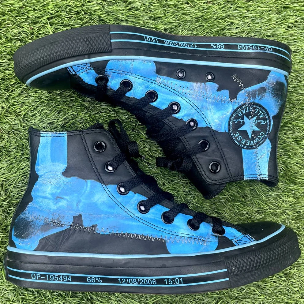 Chuck 2 store on feet