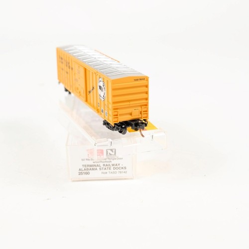 Micro Trains Terminal Railway Alabama State Docks TASD 50' Box Car 25160 - Picture 4 of 5