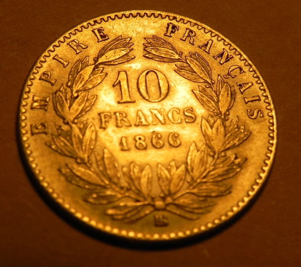 França Napoleão III 10 francos ouro tête laurée 1866 BB Estrasburgo - Imagem 2 de 4