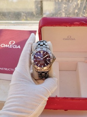 Mens Omega Seamaster Titanium 300M Chronometer watch 41MM 2231.80 - Purple Dial