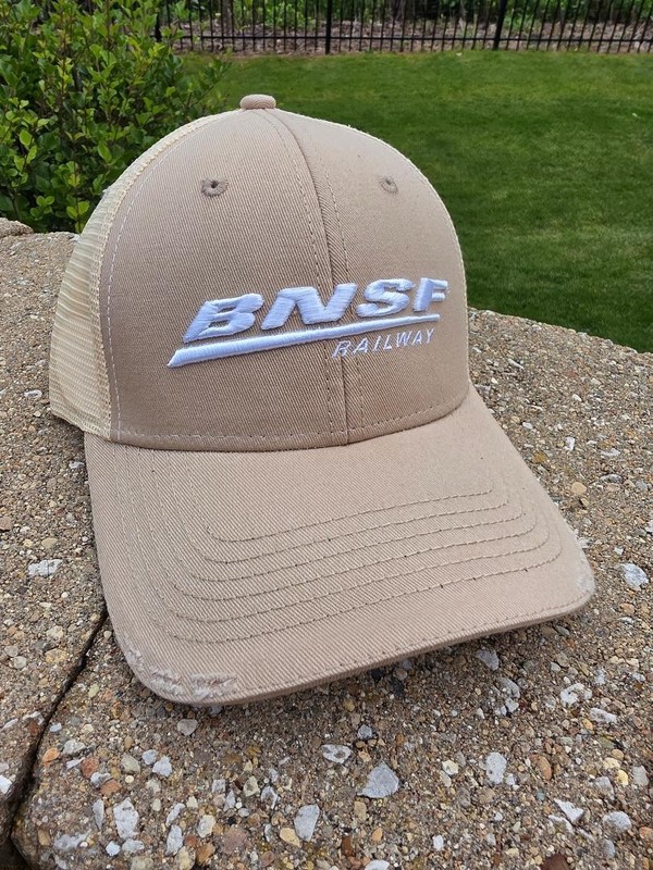 BNSF RAILWAY 2023 PEAK SEASON Tan / Khaki TRUCKER STYLE MESH BACK CAP HAT NEW