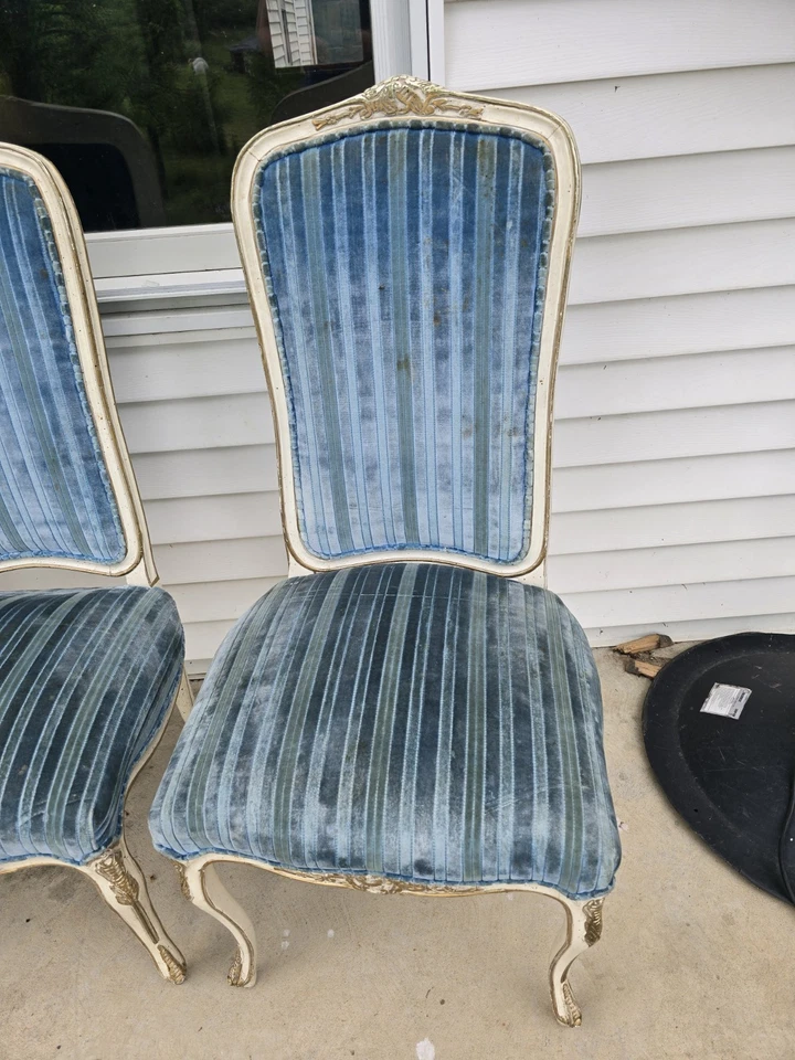 Juego de 4 sillas de comedor provinciales francesas vintage de terciopelo a rayas azules de mediados de siglo Foto 2 de 4